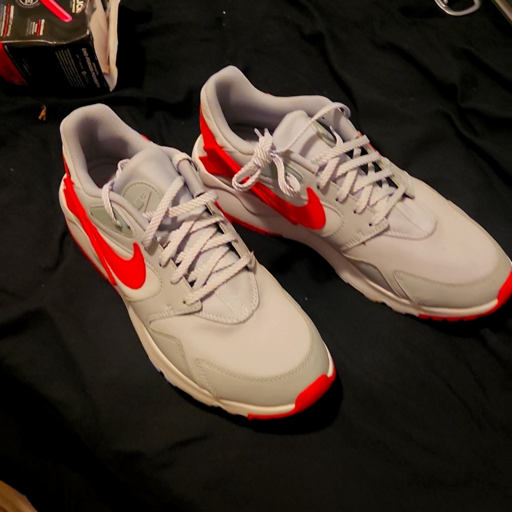 Nike mean victory white us size 9